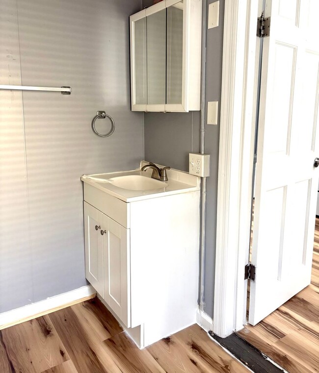 Photo - 201 W 5th St