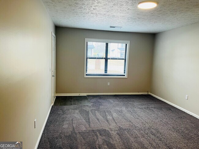 Photo - 1075 Eastview Rd NE