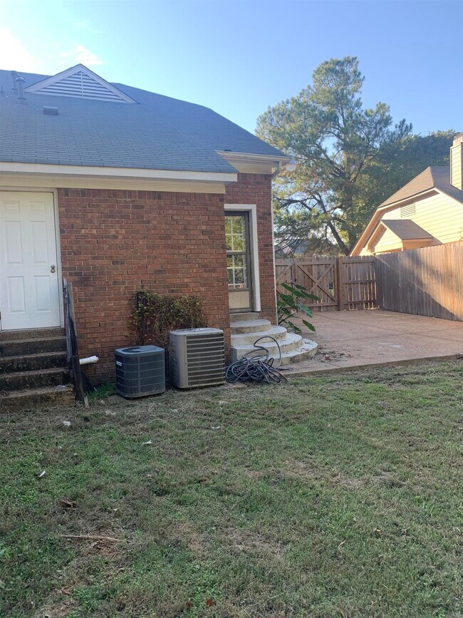 Photo - 4834 Sturbridge Ln
