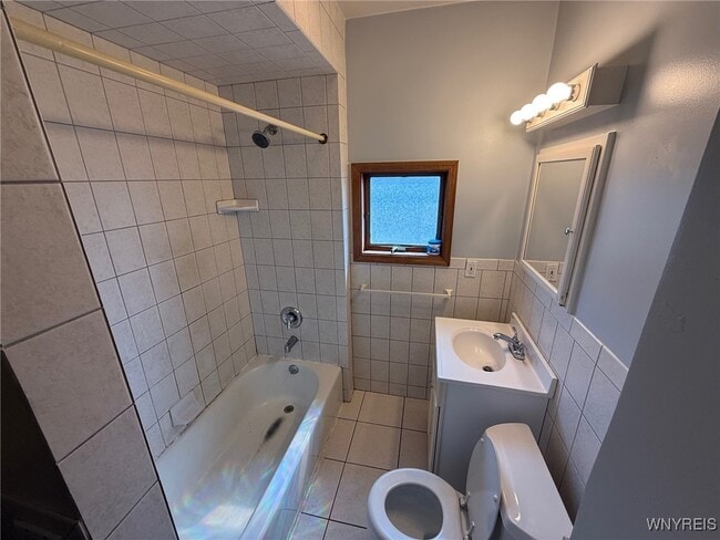 Building Photo - 333 Colvin Ave