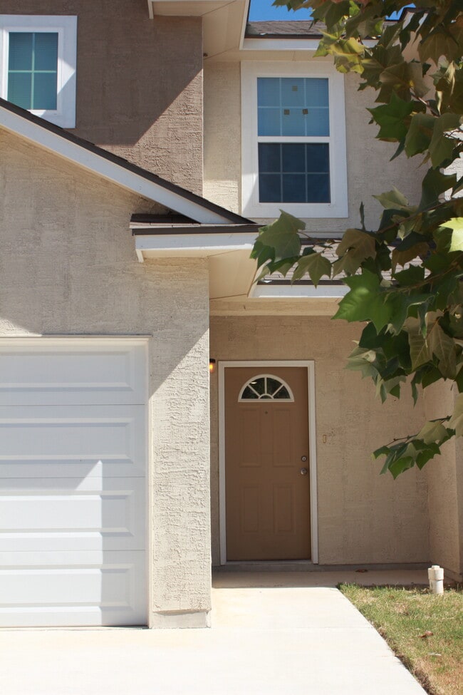 Entrance - 16922 Showdown Path