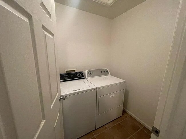 Photo - 1031 Meadow Ln