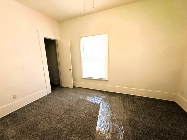 Photo - 1739 S Water St