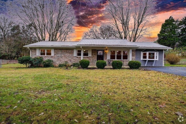 Building Photo - 2707 Granbrook Dr Rental