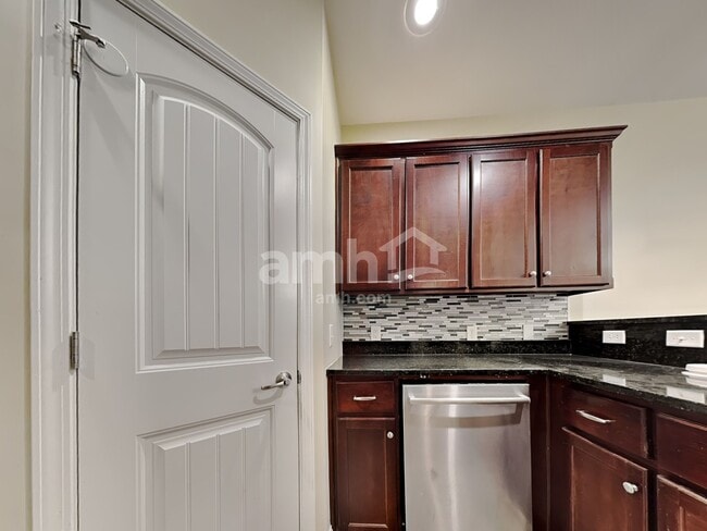 Photo - 40 Teachers Row