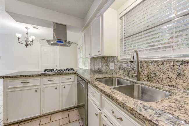 Photo - 8107 Durklyn Ln