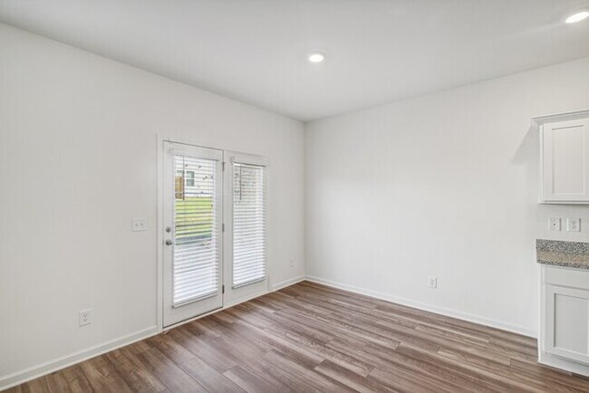 Photo - Fantastic 3bd/2ba home! Let yourself in!