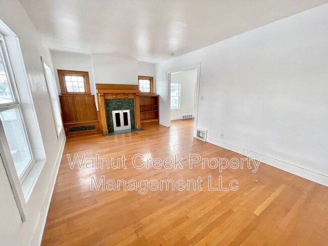 Photo - 1184 W 8th St Unit 1184- UP