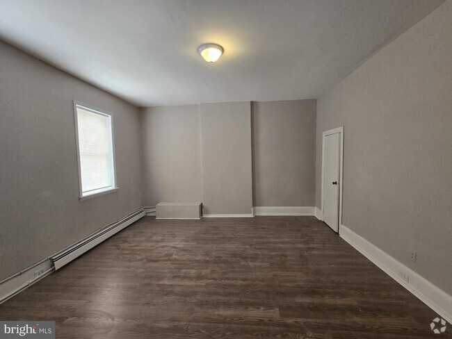 Building Photo - 3047 Frankford Ave Unit 2ND FLOOR Rental