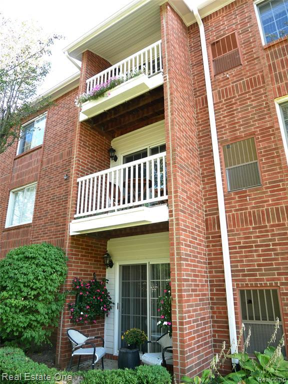 Photo - 444 Chester St Unidad 413