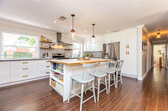 Photo - 2003 N 46th Ave