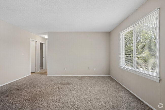 2BR, 2BA - 1,184SF - Living Room - Hartwell Pointe