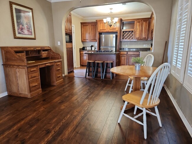 Building Photo - 4515 Lincoln Ave