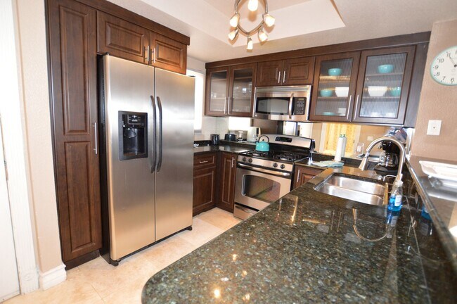 Photo - Meridian 1 Bed | 1 Bath Top-Floor Unit with Great City Views.Newly Upgraded with Laminate Floorin...