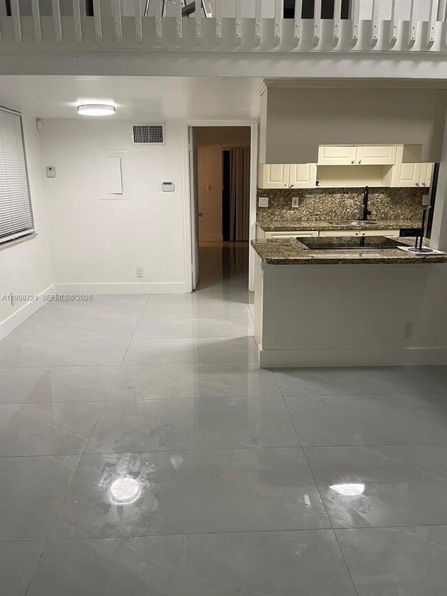 Photo - 1455 Holly Heights Dr