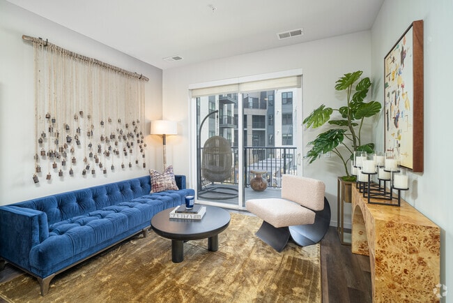 2BR, 2BA - 1,014SF - Living Room