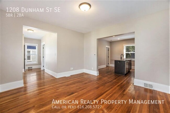 Photo - 1208 Dunham St SE