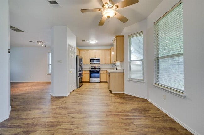 1112 Sundrop Pl