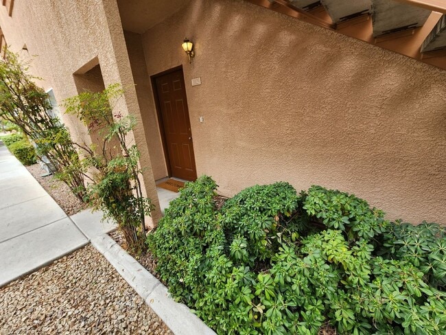 Photo - Charming 2 Bed 2 Bath Downstairs Condo In Silverado Ranch!