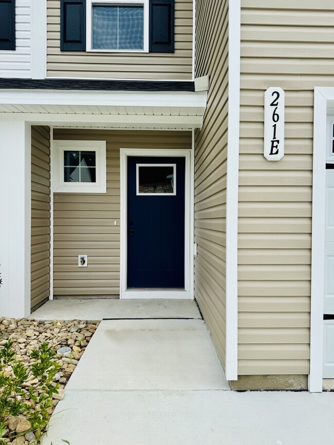 Photo - 261 Christiana Ln