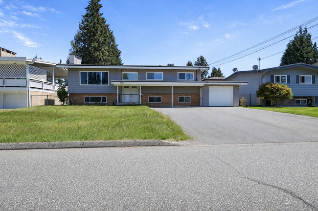 Building Photo - 2114 Bakerview St