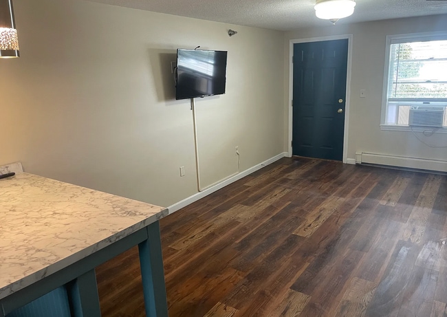 Photo - 844 State St Unit 35