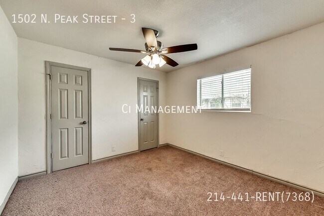 Photo - 1502 N Peak St Unidad 3