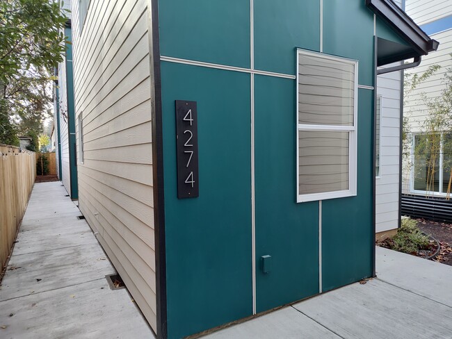 Photo - 4274 NE Going St