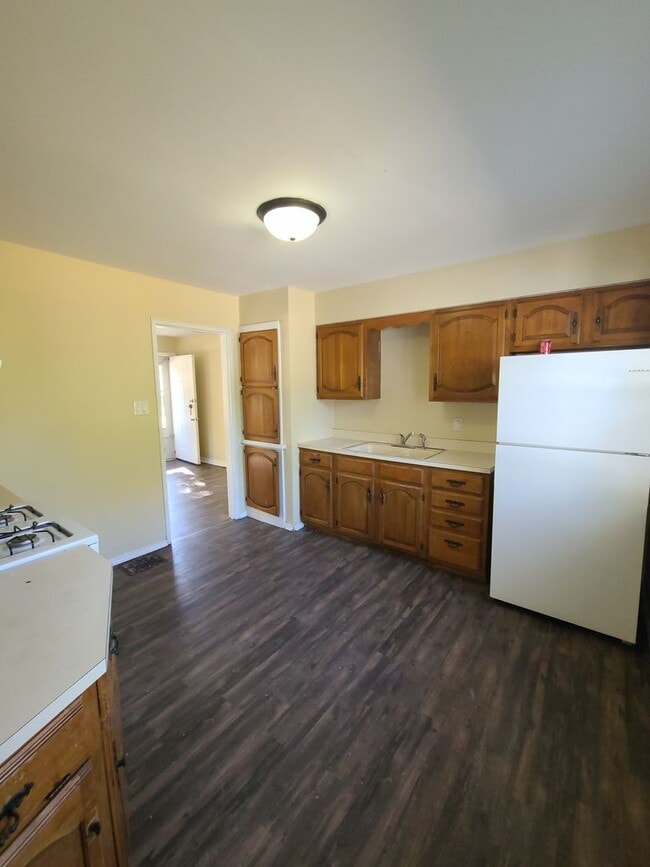 Photo - 210 Brookwood Dr