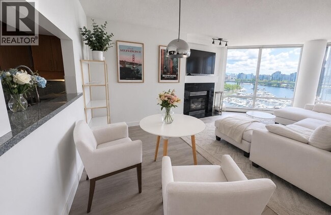 Photo - 1201 Marinaside Crescent Unit 1005