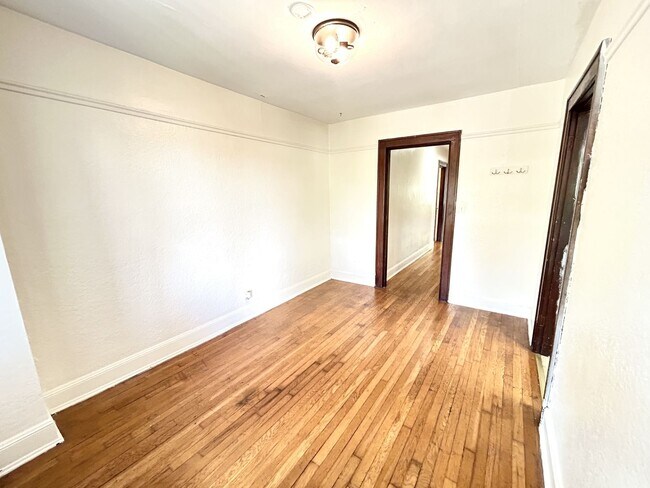716 Forest Ave Unit 2