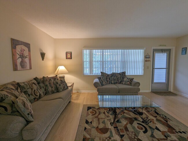 Photo - 113 Waltham E