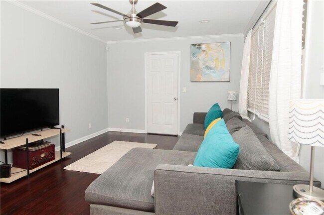 Photo - 531 Allendale Dr