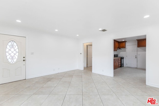 Photo - 5130 Templeton St