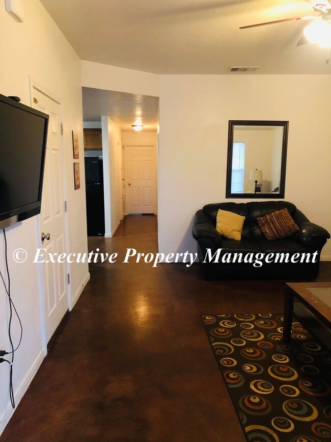 Photo - 1208 Westview Dr Unit B