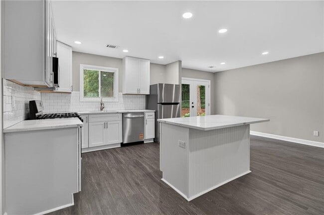 Photo - 1540 Spender Dr