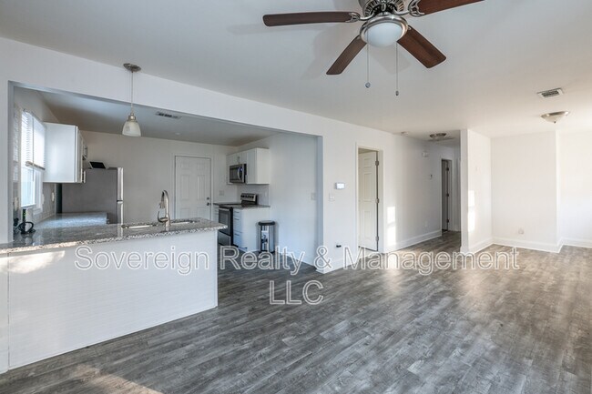 Photo - 2973 1st Ave SW