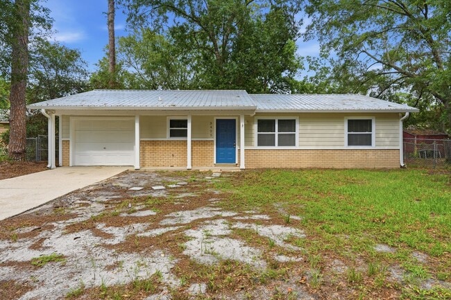 Building Photo - 2 Bedroom, 2 Bath House in Palmetto Woods!