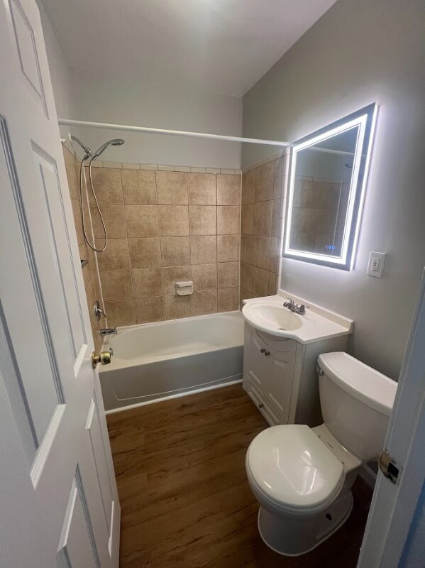 Building Photo - 1213 Raum St NE Rental