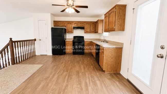 Creekwood Park Townhomes: 3 bedroom Duplex with unique floor plan for rent in the Northland