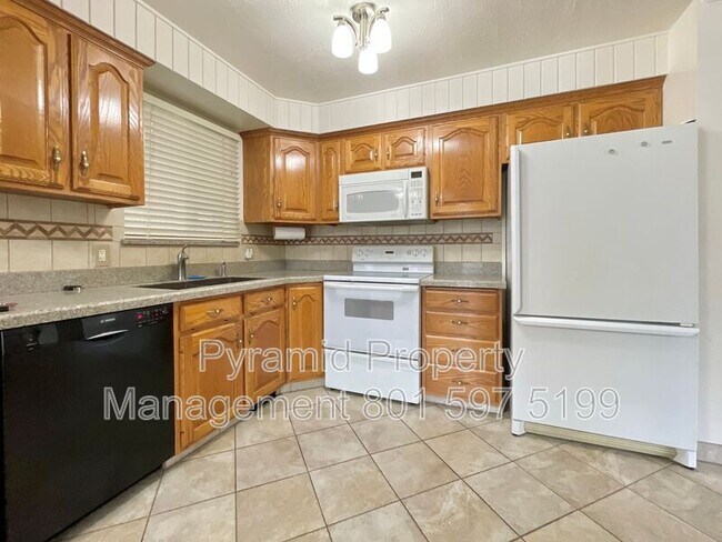 Photo - 8282 S Harrison Cir