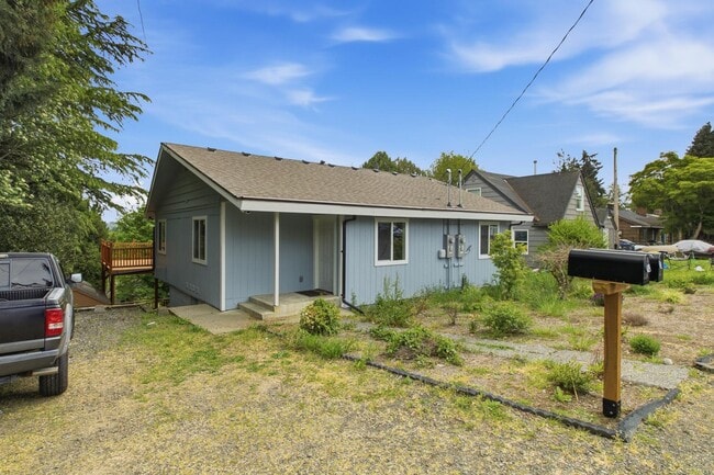 Photo - 1720 N Wycoff Ave