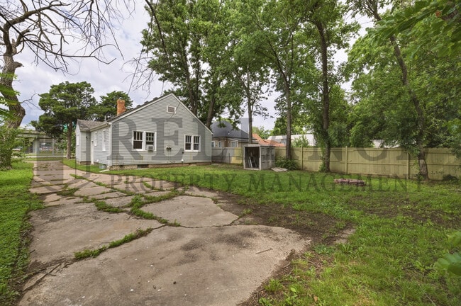 Photo - 224 N Minnesota St