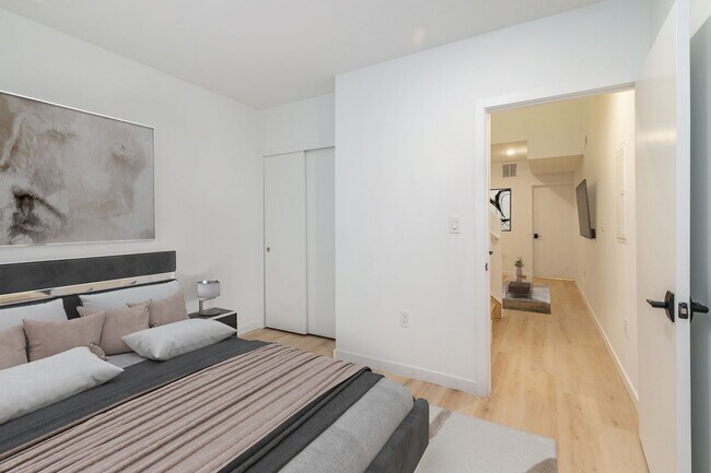 Photo - 2722 Hope St Unit 1 Bedroom