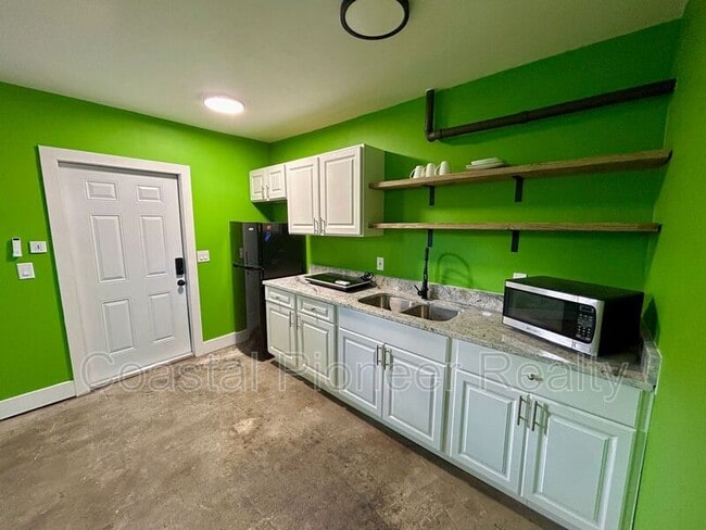 Photo - 115 W Plymouth St