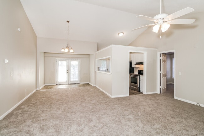 Photo - 229 Tamara Way