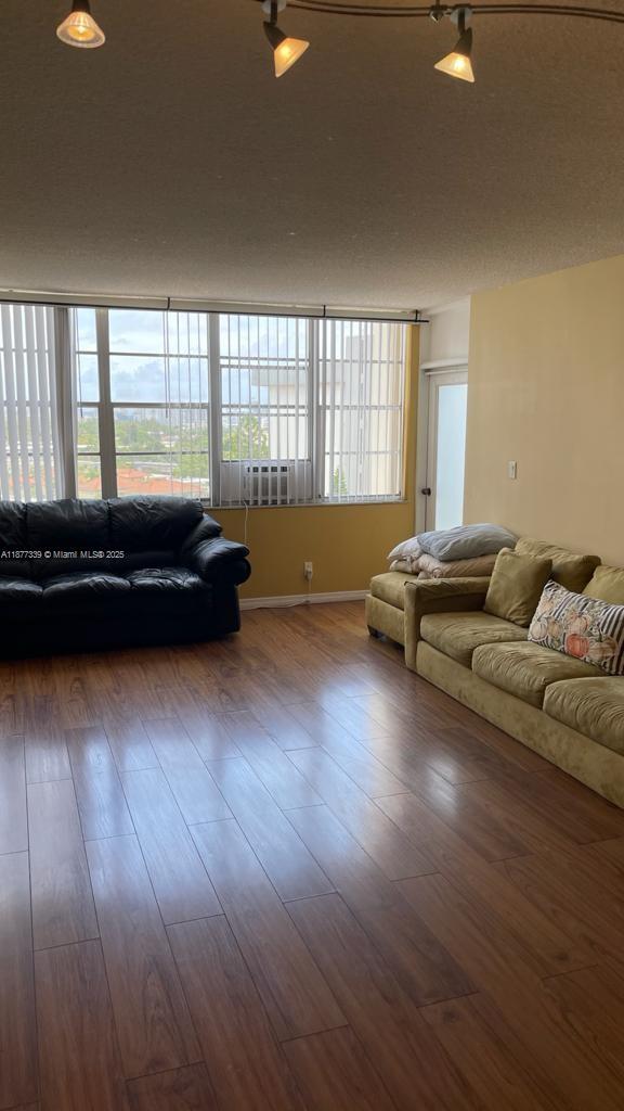 Photo - 2025 NE 164th St Unit 906