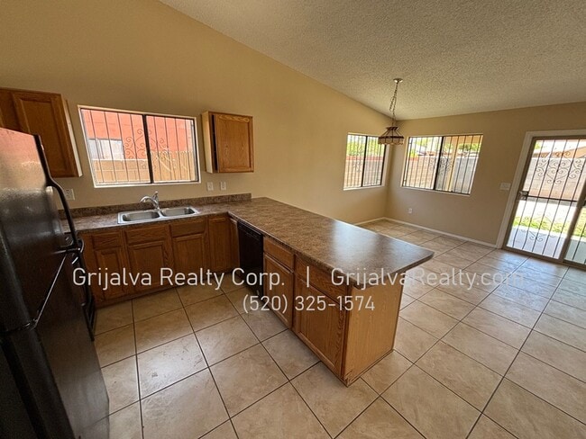 Photo - 3 Bedroom, 2 Bath Midvale House for Rent  (Valencia/Midvale)