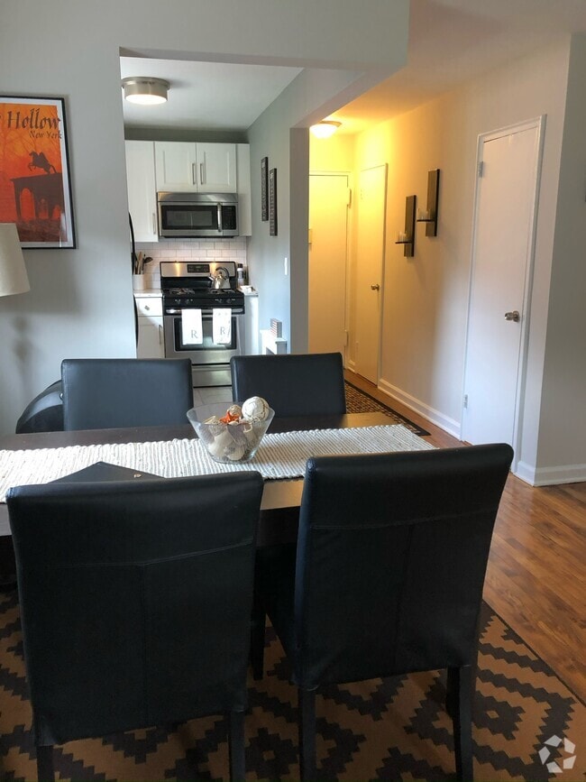 Building Photo - 320 S Broadway Unit M9 Rental