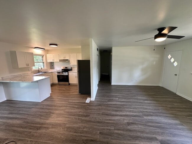 Photo - 2908 Lakewood Ave